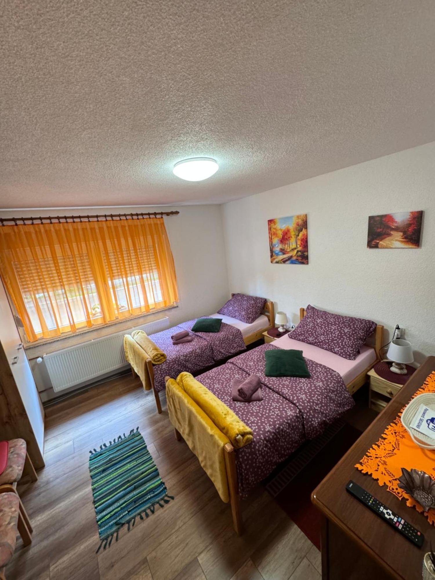 Apartman Josip Gospic Exterior photo