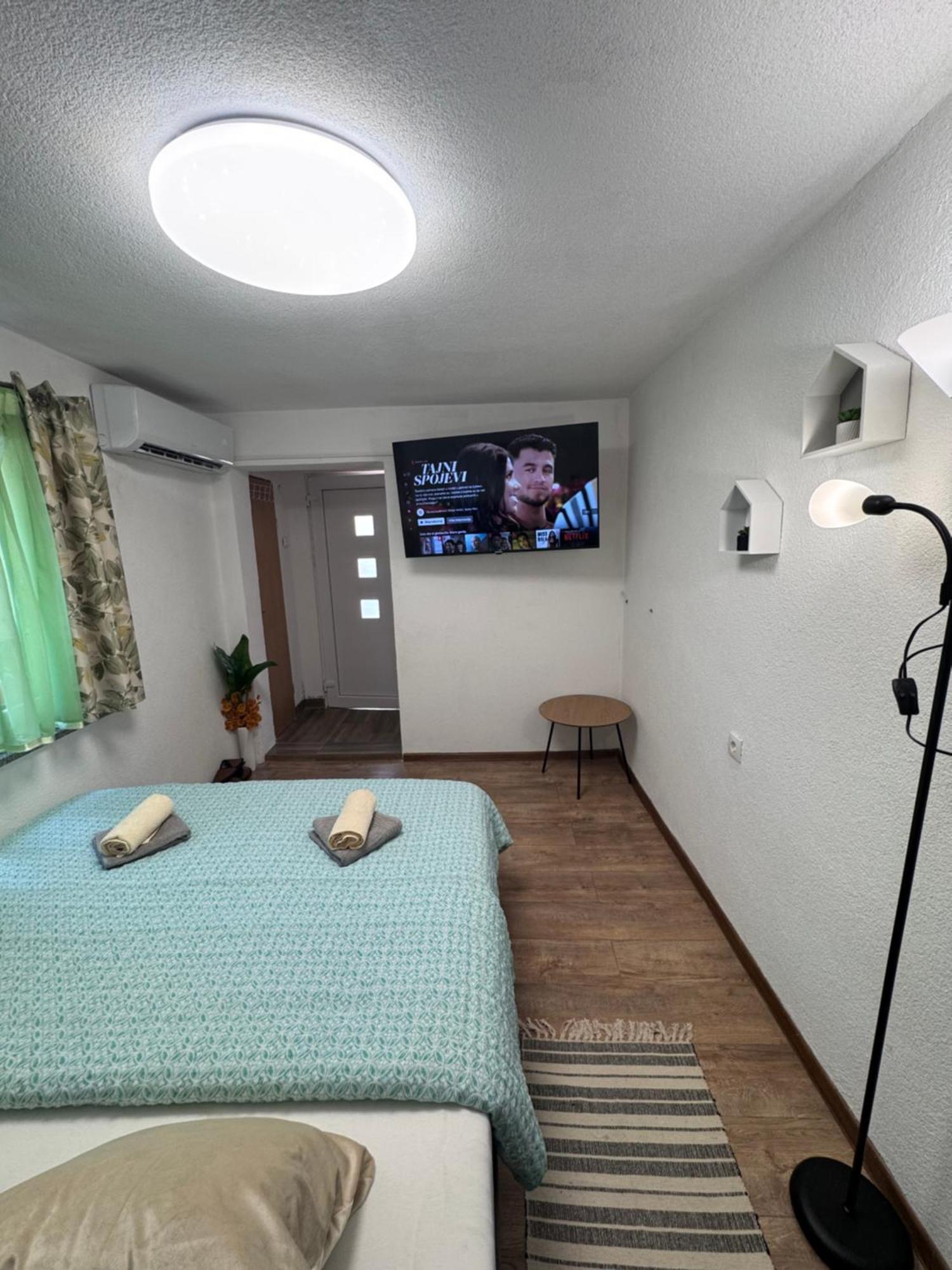 Apartman Josip Gospic Exterior photo